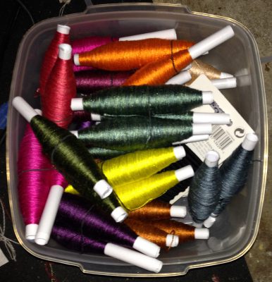 Weft bobbins for the color study